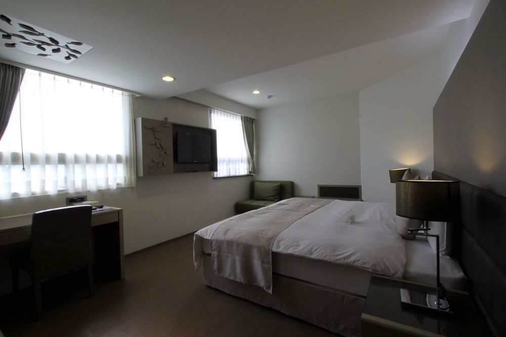 Shin Yuan Celeb Metro Hotel Hsinchu Buitenkant foto